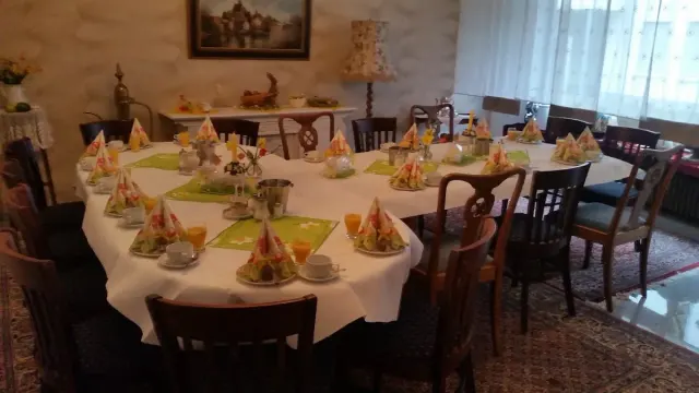 BookNoFees: Restaurace – Café am Rathaus – Werl – Kavárna u radnice, foto 3
