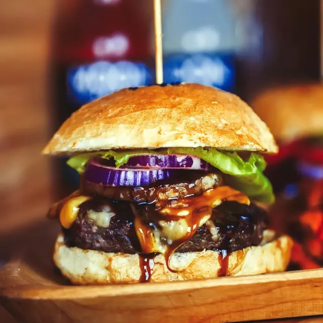 BookNoFees: Občerstvení – Hamburger z Karaibów – Warsaw – Hamburger z Karibiku, foto 3