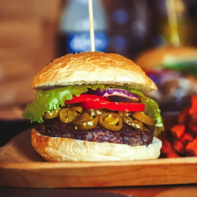 BookNoFees: Občerstvení – Hamburger z Karaibów – Warsaw – Hamburger z Karibiku, foto 2