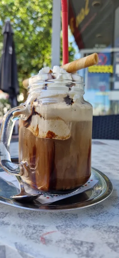 BookNoFees: Zmrzlina – Eiscafé San Remo – Iserlohn – Kavárna San Remo, foto 2