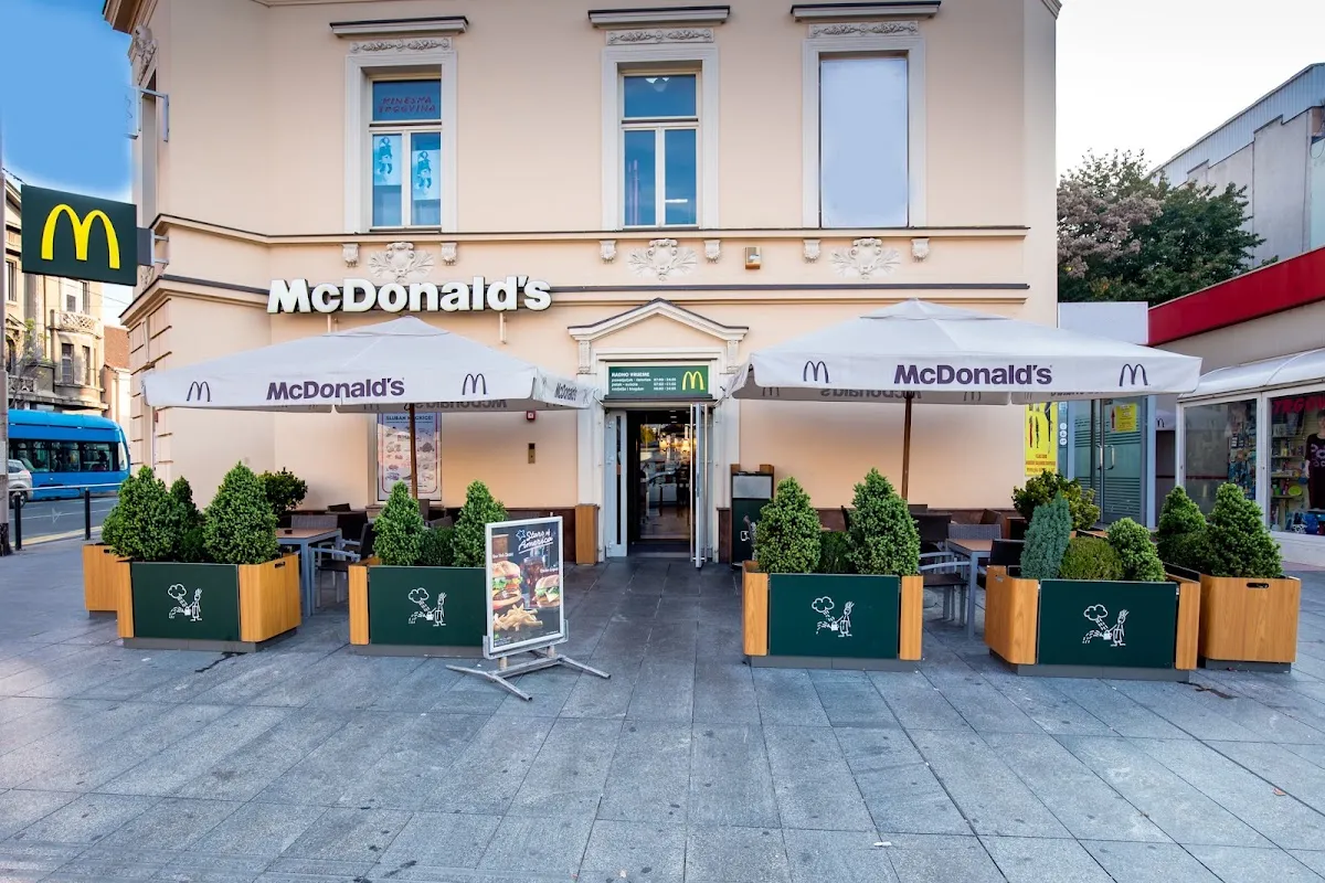 BookNoFees: Občerstvení – McDonald's – Zagreb – McDonald's, foto 1