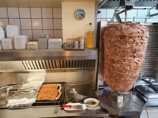 BookNoFees: Restaurace – Grillstube Korfu – Warstein-Sichtigvor – Grilovna Korfu, foto 3