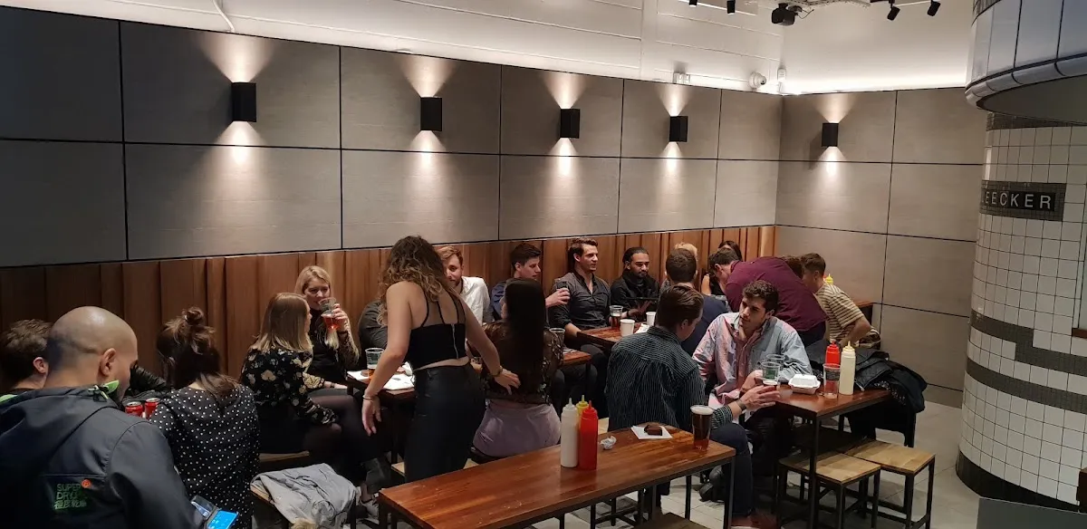BookNoFees: Občerstvení – Bleecker – London – Bleecker, foto 1