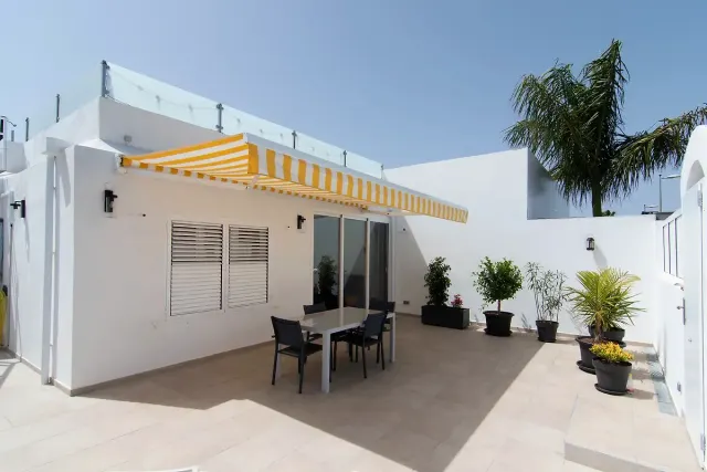 BookNoFees: Casa Kriki – exkluzivní bungalov se střešní terasou v komplexu Holycan – Playa Del Ingles