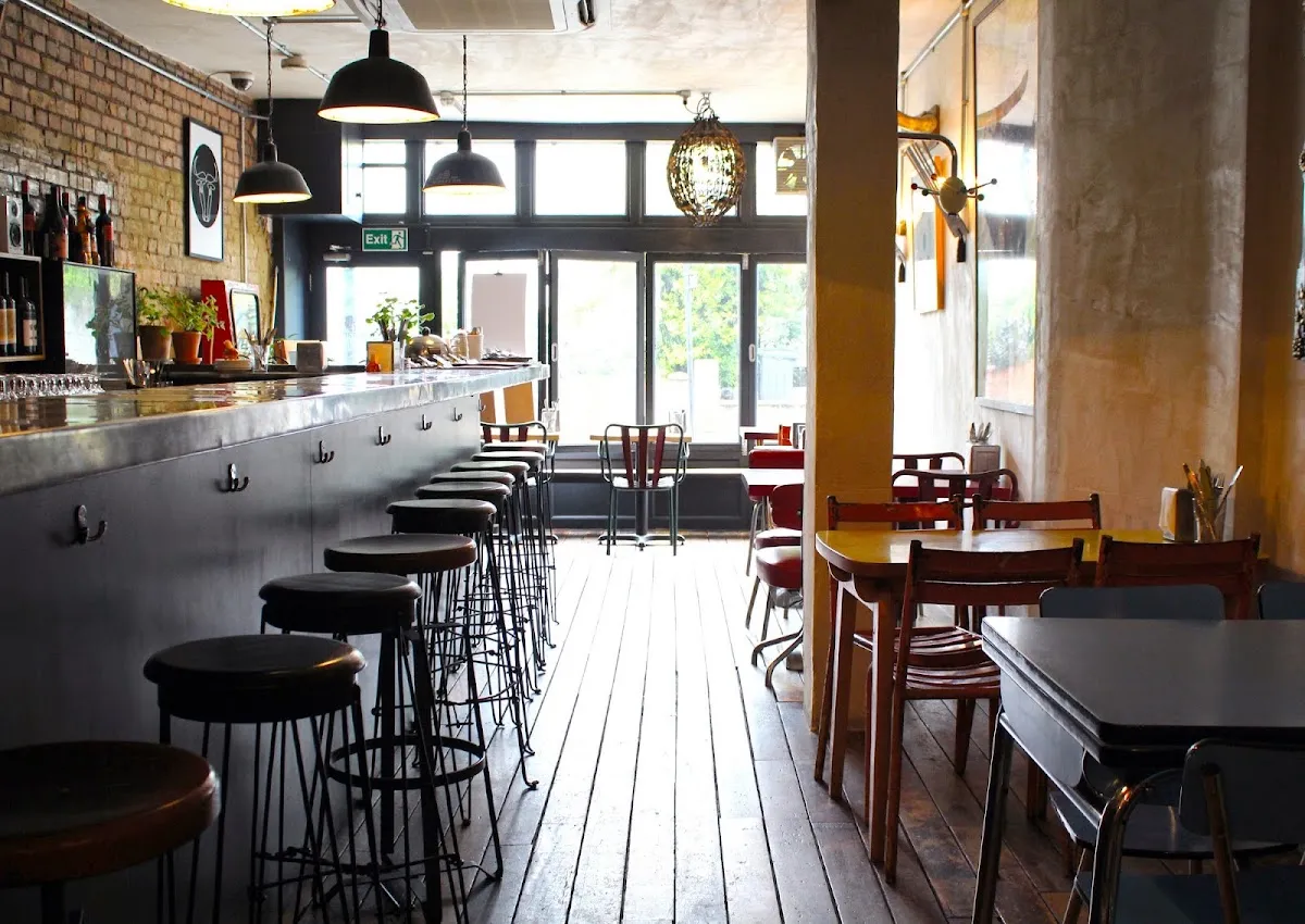 BookNoFees: Restaurace – Bar Esteban – London – Bar Esteban, foto 1