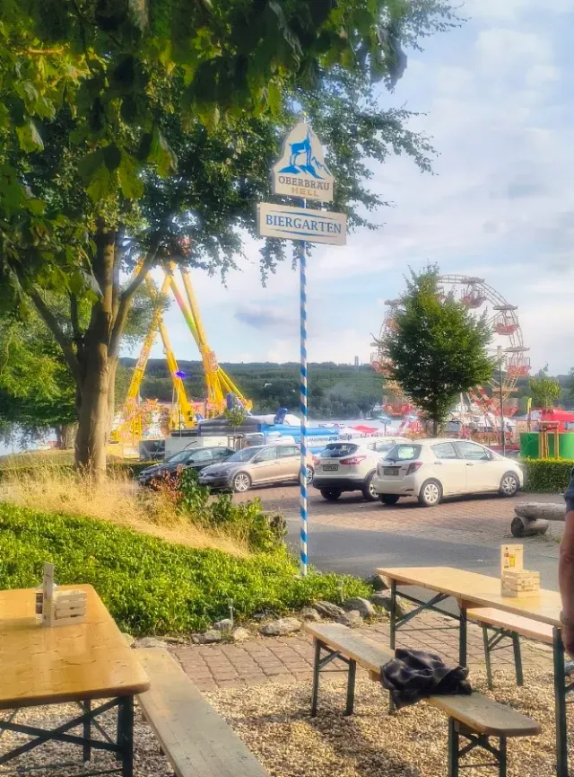 BookNoFees: Restaurace – SeeAlm Möhnesee – Möhnesee-Körbecke – SeeAlm u jezera Möhnesee, foto 2
