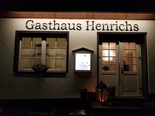 BookNoFees: Gasthaus Henrichs, Kirchhundem