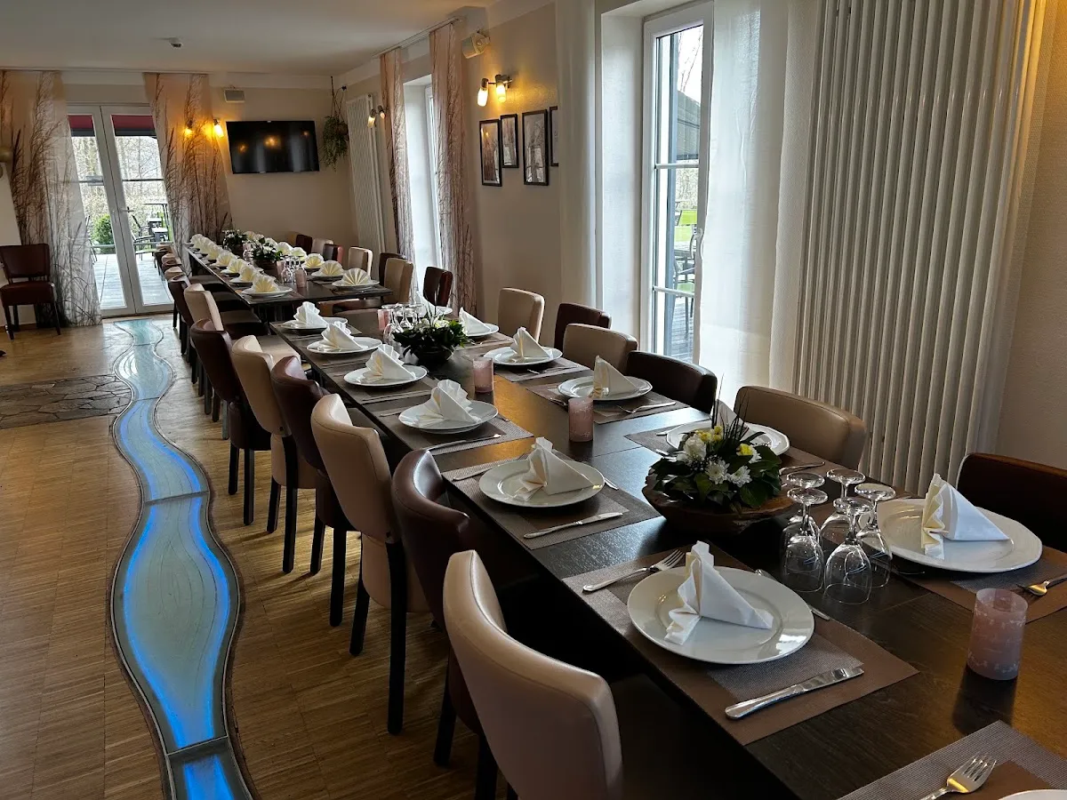 BookNoFees: Restaurace – Altes Wärterhaus – Hilchenbach – Stará strážní budova, foto 1