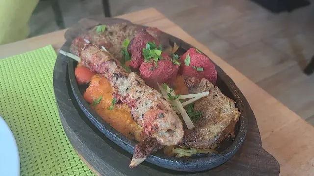 BookNoFees: Restaurace – Lahori Masala – Netphen – Láhaurská masala, foto 2