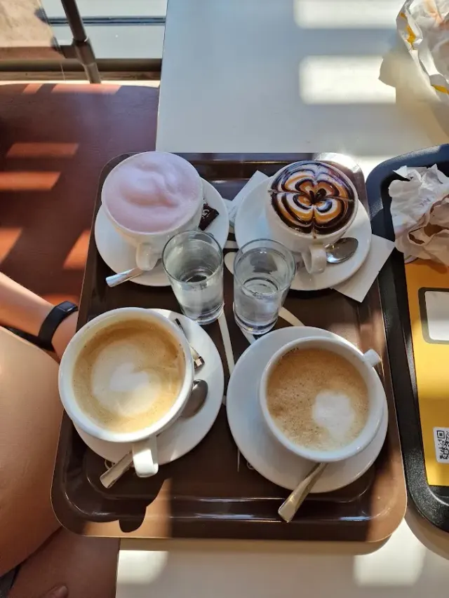 BookNoFees: Občerstvení – McDonald's – Zagreb – McDonald's, foto 2