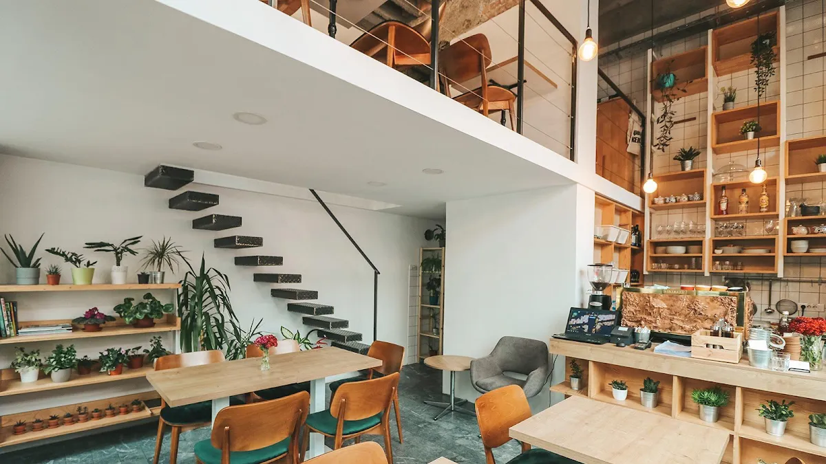 BookNoFees: Kavárna – Bloom – Belgrade – Květ, foto 1