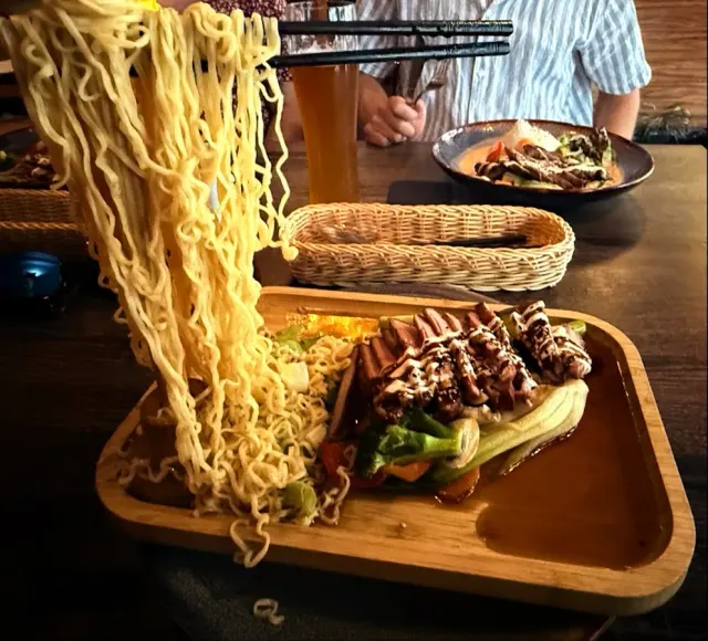BookNoFees: Restaurace – Saitoky – Ennepetal – Sebevědomý, foto 2