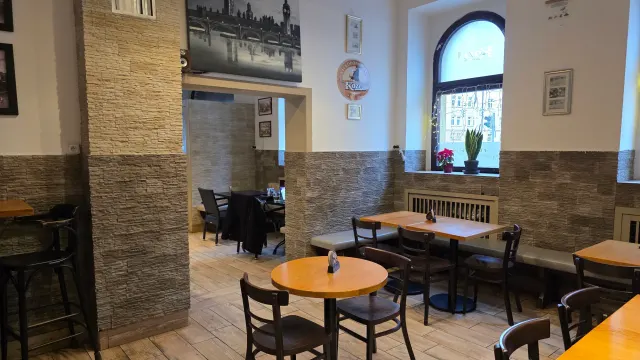 BookNoFees: Restaurace – Strašnická mincovna – Prague – Strašnická mincovna, foto 2