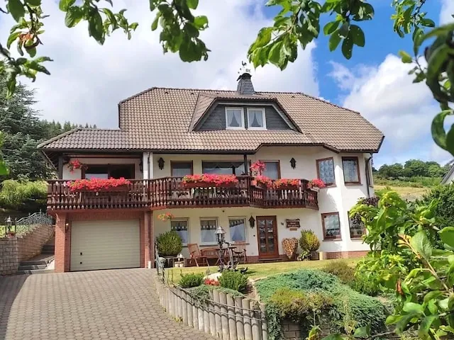 BookNoFees: ubytování, Winterberg – Klidný prázdninový byt na okraji lesa s vlastní terasou