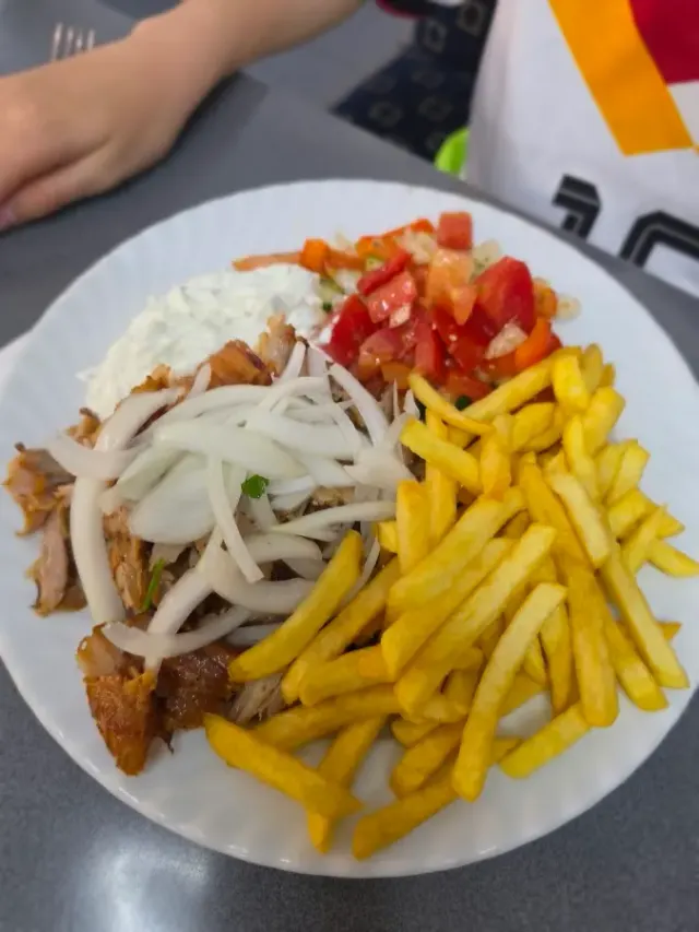 BookNoFees: Restaurace – Dreikönigsgrill – Balve – Tříkrálové grilování, foto 3
