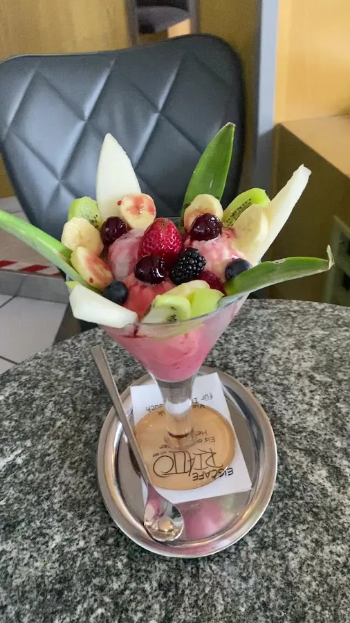 BookNoFees: Restaurace – Eiscafé Rialto – Fröndenberg – Eiscafé Rialto, foto 3