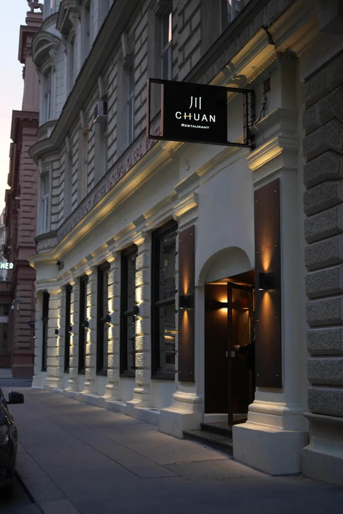 BookNoFees: Restaurace – Chuan – Vienna – John, foto 1