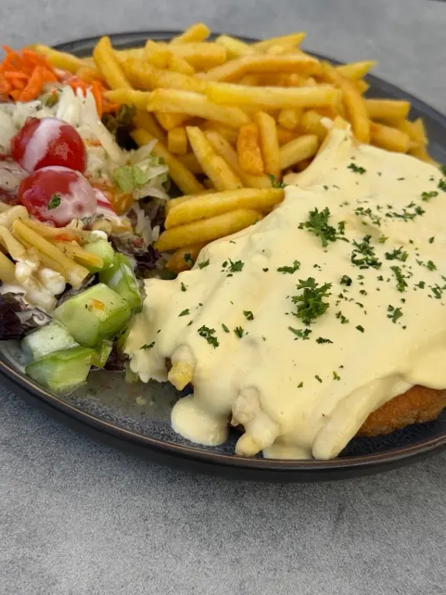 BookNoFees: Restaurace – Fasskeller unfassbar – Attendorn – Neuvěřitelný sklep s sudy, foto 2