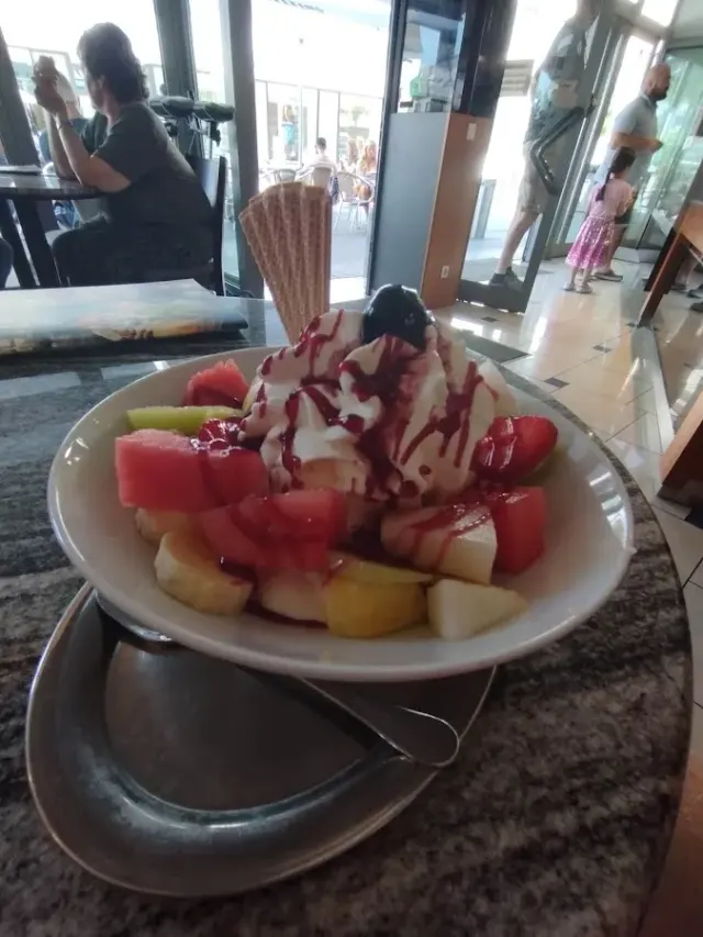 BookNoFees: Restaurace – Eiscafé Venezia – Meschede – Eiscafé Venezia, foto 2