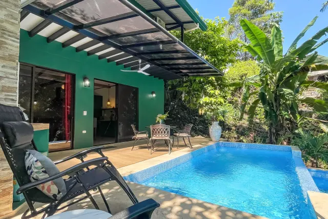 BookNoFees: Nádherný dům s nekonečným bazénem – QUEPOS MANUEL ANTONIO