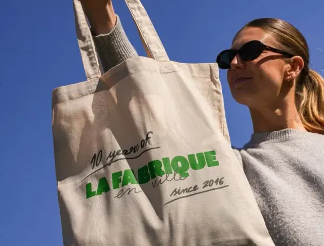 BookNoFees: Kavárna – La Fabrique en Ville – Brussels – Továrna ve městě, foto 2