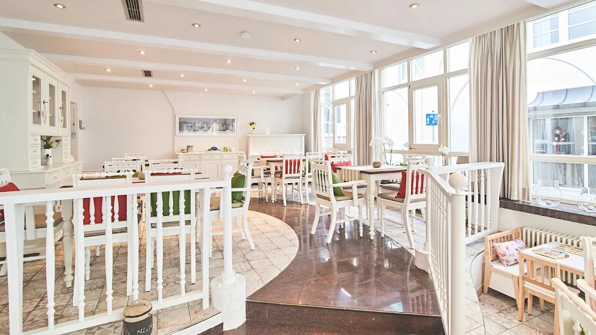 BookNoFees: Restaurace – Kaffeehaus am Dom – Attendorn – Kavárna u katedrály, foto 1