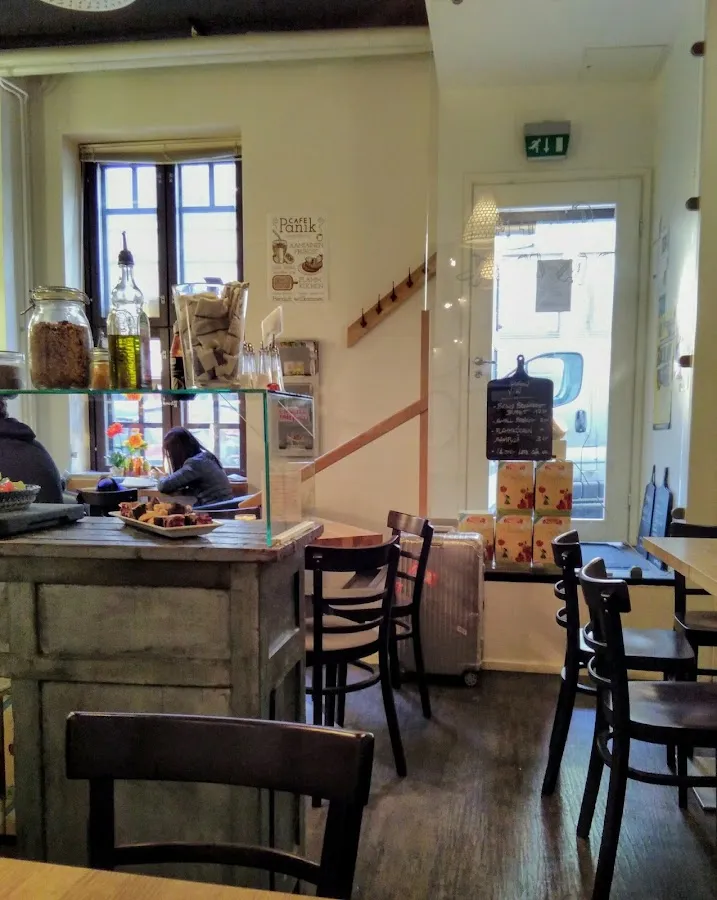 BookNoFees: Kavárna – Cafe Panik – Helsinki – Café Panik, foto 1