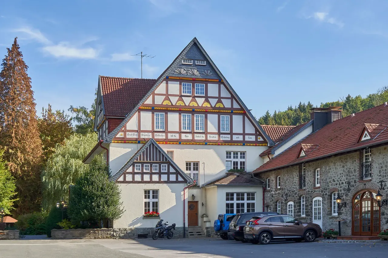 BookNoFees: Restaurace – Hotel-Restaurant Haus Recke – Balve-Volkringhausen – Hotel a restaurace Haus Recke, foto 1