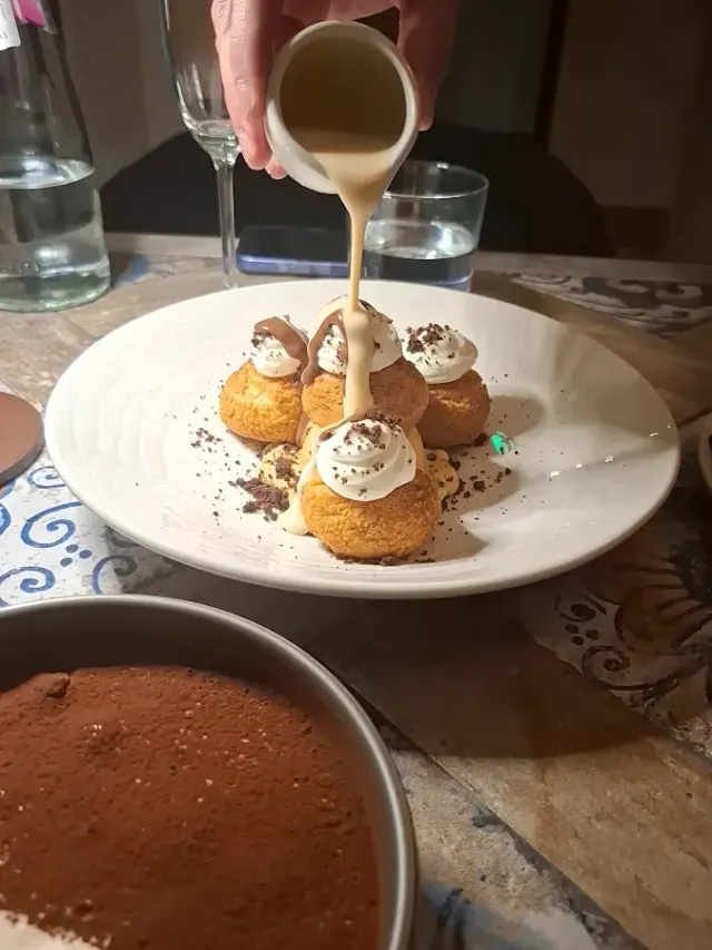 BookNoFees: Restaurace – Alio – Athens – K dalšímu, foto 3