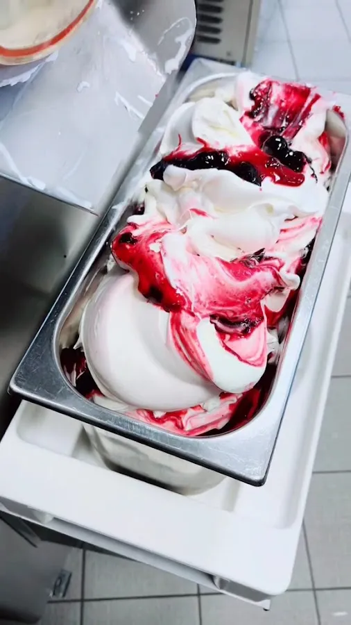 BookNoFees: Restaurace – Grossi's Eismanufaktur – Attendorn – Grossiho cukrářská dílna, foto 3
