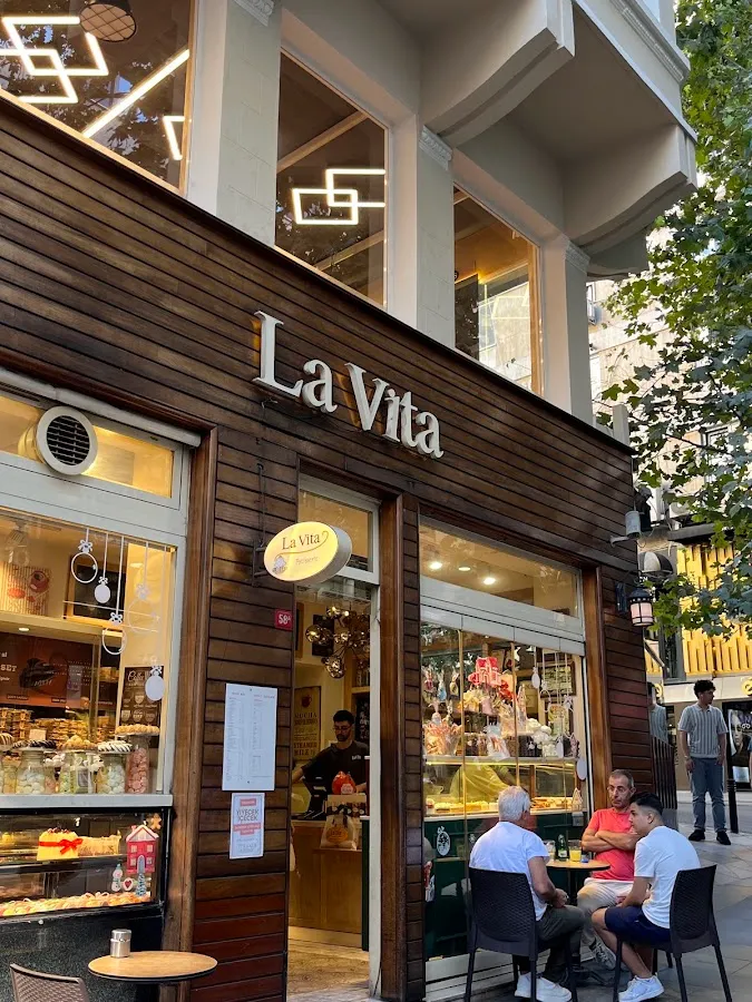 BookNoFees: Pekárna – La Vita Patisserie – Istanbul – Cukrárna Life, foto 1