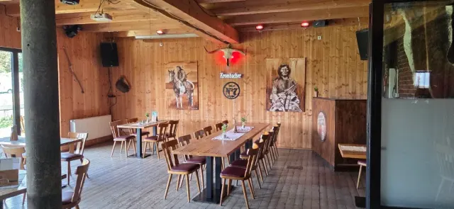 BookNoFees: Restaurace – Der Saloon In Kesseler – Lippetal – Saloon v Kesseleru, foto 2