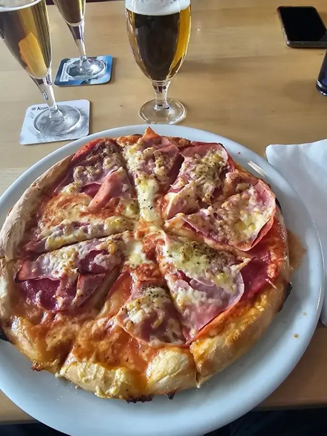 BookNoFees: Restaurace – Gaststätte Zum Löwen – Attendorn – Hospoda „Zum Löwen“, foto 3