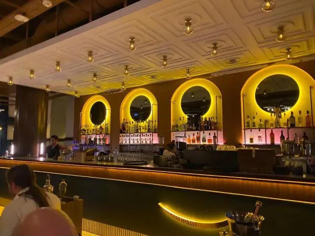 BookNoFees: Restaurace – Griffin Bomonti – Istanbul – Griffin Bomonti, foto 3