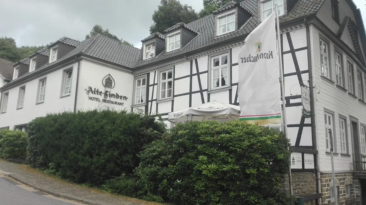 BookNoFees: Restaurace – Alte Linden – Altena – Staré lípy, foto 1
