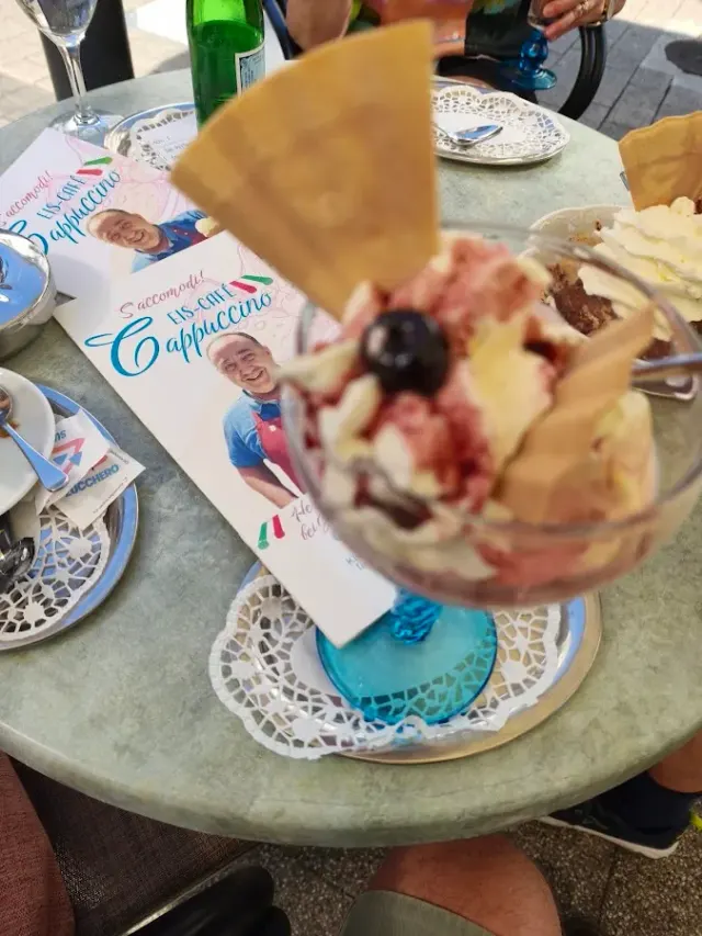 BookNoFees: Restaurace – Eiscafé Cappuccino – Altena – Eiscafé Cappuccino, foto 2