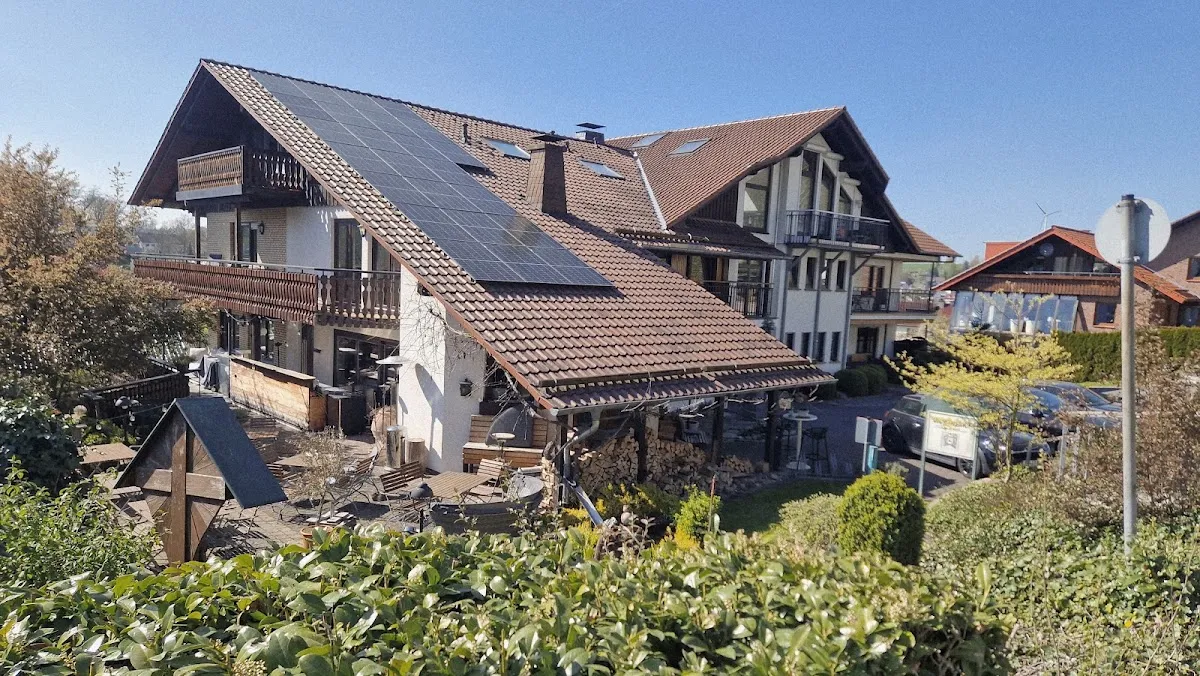 BookNoFees: Restaurace – Hotel-Restaurant-Café Tannenhof – Bad Wünnenberg – Hotel, restaurace a kavárna Tannenhof, foto 1