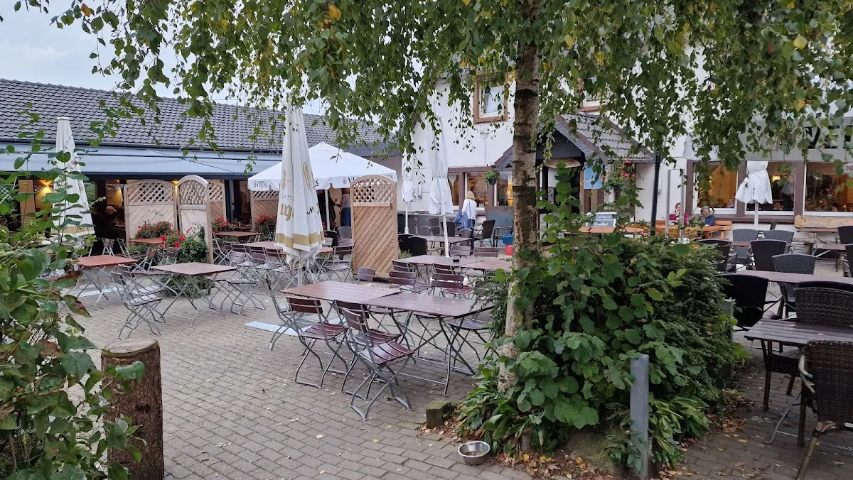 BookNoFees: Restaurace – Café Halle – Hagen – Kavárna Halle, foto 1