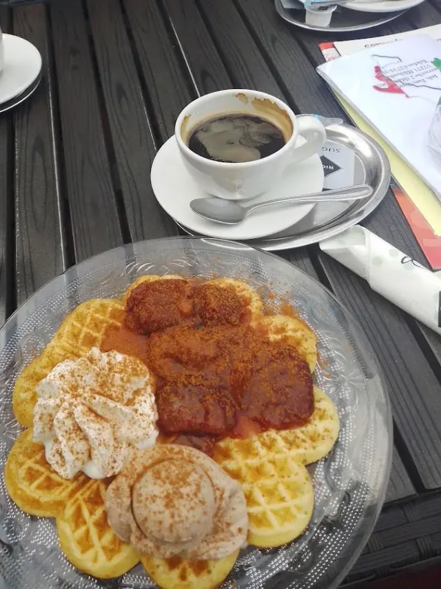 BookNoFees: Zmrzlina – Eiscafe Cortina – Hilchenbach – Zmrzlinárna Cortina, foto 3