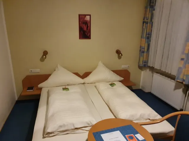 BookNoFees: Restaurace – Landgasthof & Hotel Merje – Kreuztal – Landgasthof & Hotel Merje, foto 3
