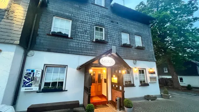 BookNoFees: Restaurace – Landgasthof & Hotel Merje – Kreuztal – Landgasthof & Hotel Merje, foto 2