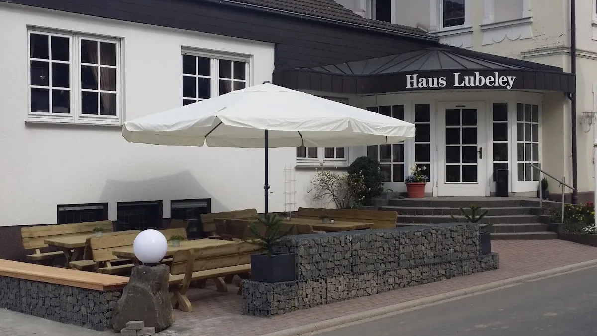 BookNoFees: Restaurace – Haus Lubely – Finnentrop – Dům Lubely, foto 1