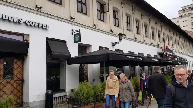 BookNoFees: Restaurace – Starbucks – Bucharest – Starbucks, foto 3