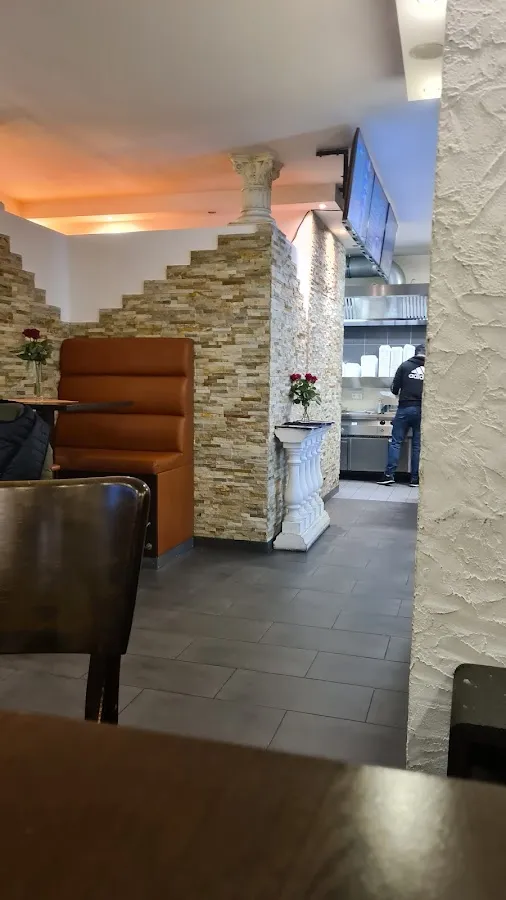 BookNoFees: Restaurace – Capolinea Gyros – Wenden – Konečná stanice Gyros, foto 1