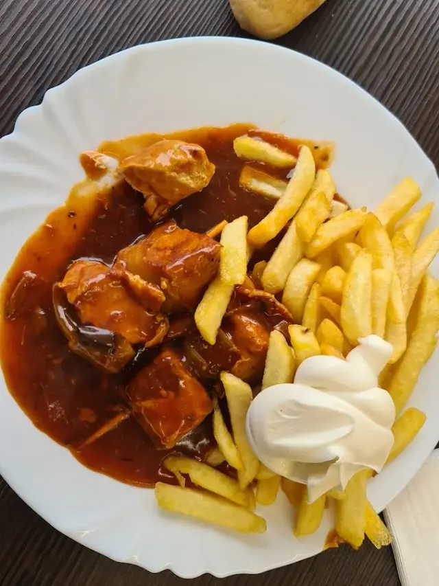 BookNoFees: Restaurace – Rasche Fleischergrill Imbiß – Marsberg – Rychlé občerstvení s grilovaným masem, foto 2