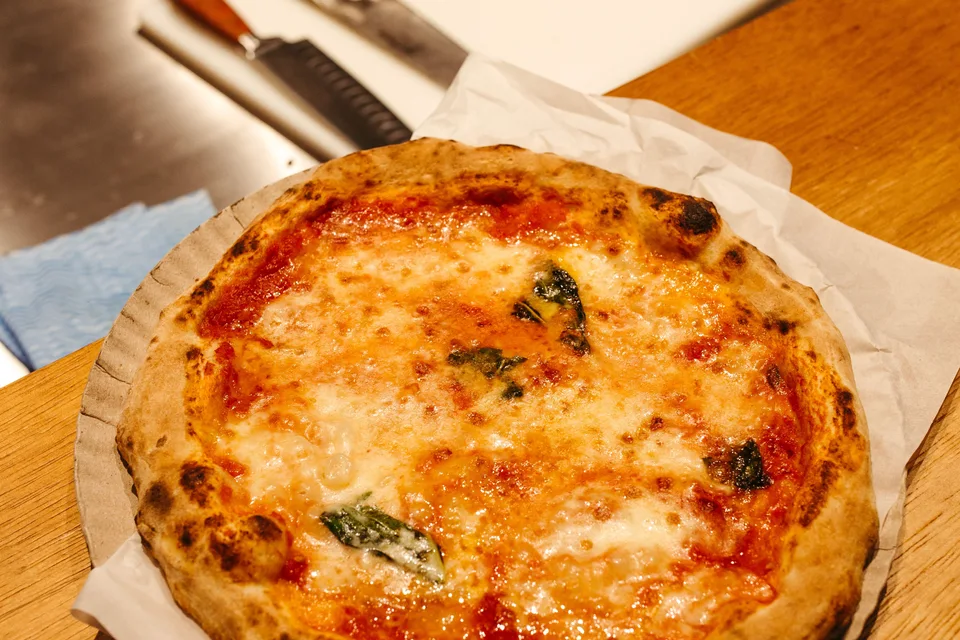 BookNoFees: Ukázková fotografie: Pizza