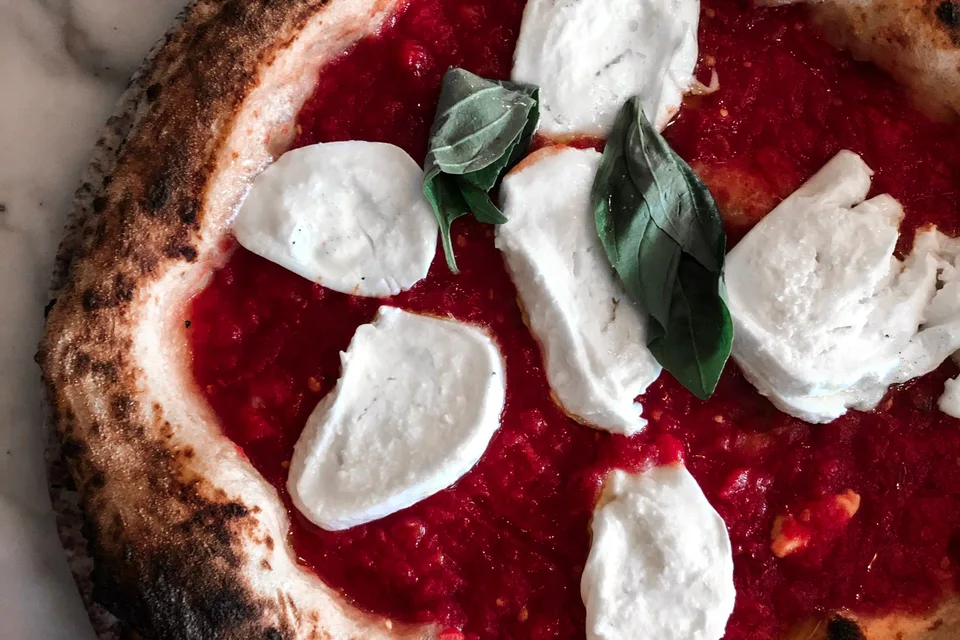 BookNoFees: Ukázková fotografie: Pizza